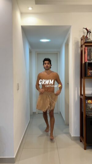 Matheus Costa Instagram - #GRWM para o #carnaval 
estarei lá e não estarei sozinho 🕷️