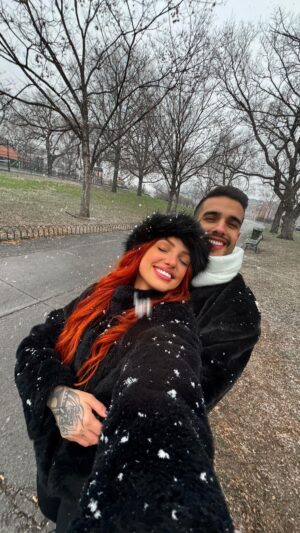 Matheus Sampaio Instagram - Nossa primeira vez na neve! ⛄️ 🥹 Estamos tão felizes! ❄️🤍🩵