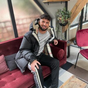 Mathias Lammari Instagram - Un peu gêné quand la famille demande le prix...