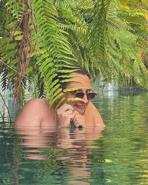 Mathieu Jonckheere Instagram - Toujours se méfier de l’eau qui dort.

Trouve moi le nom d’un film d’horreur pour la photo 3 :