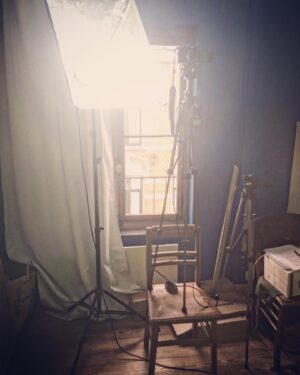 Mathieu Jonckheere Instagram - Le 28 juin 2014 je poste ma toute première vidéo sur YouTube.
9 ans plus tard, l’heure est venue de déterrer quelques archives…
1~ Je passe mon entretien pour bosser dans une banque. Si vous pensez que je suis né en sachant quoi faire de ma vie, zoomer sur ma face.
2~ J’ai trouvé un concept jamais vu sur YouTube. Les américains peuvent aller se coucher.
3~ « Attends on avait pas une bête de concept, pk j’conclus encore des assurances incendies moi ici ? »
4~ Mon premier setup (rincé).
5~ Ça va mal finir cette histoire.
6~ J’prends la confiance en bad bitch blanche neige. Tant qu’à y aller allons-y gaiement.
7~ Mon boss est tombé sur ma vidéo de blanche neige. Faut que je dégage asap.
8~ Petit à petit le concept a pris. J’remets ma démission avec un plaisir non dissimulé après 2 ans et demi de bons et loyaux services.
9~ YouTube est sous article 13 (= ça crie à la fin du game à l’époque). J’viens de passer de 2 à 1 seul temps plein. Mes parents ont les fesses qui tremblent pour moi. Mais ça va bien se passer j’le sens bien.

Bon anniversaire à moi, mais surtout à vous et votre soutien infaillible. Sans vous, c’est sans moi.

C’est que le début croyez-moi ❤️
