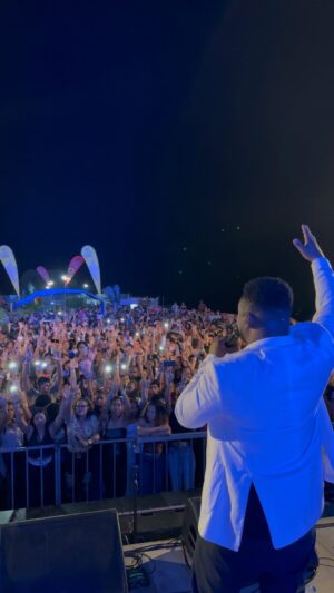 Matias Damásio Instagram - SÃO FILIPE , ILHA DO FOGO
 ‘Cabo Verde 🇨🇻oieeeeee
que noite maravilhosa e fantástica 🤩 
Não tenho palavras para agradecer cada um de vocês que esteve e vibrou connosco ontem a noite. 

FOI INACREDITÁVEL E INESQUECÍVEL 💪🏽

Até a próxima se Deus quiser família 

OBRIGADO CABO VERDE 🇨🇻👏🏽👏🏽👏🏽👏🏽👏🏽👏🏽👏🏽👏🏽👏🏽

Deus no comando 🙏