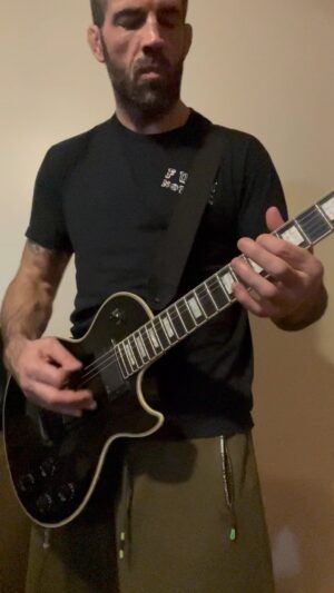 Matt Brown Instagram - Running in the New Year with some @sepultura on the @epiphone @matthewkheafy signature guitar. Great lyrics great song!