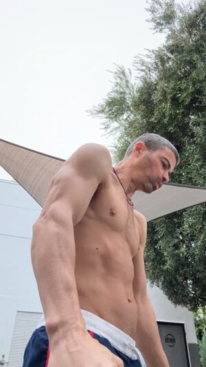 Matt Cohen Instagram - Don’t let 2024 get away from you. Subscribe here and I will help motivate you with healthy physical activities, healthy simple meal options, and all around good vibes, and good energy! We can only go up from here, folks!