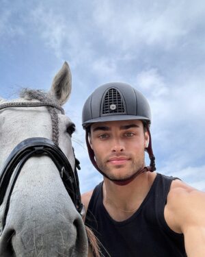 Matt Harnacke Instagram - My diamonds of the season 💎 🐴 🐶