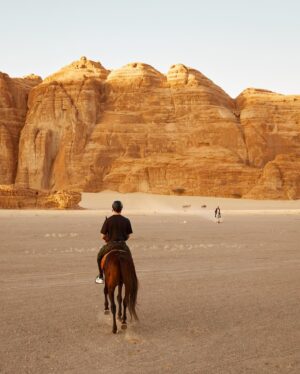 Matt Harnacke Instagram - Galloping across the AlUla desert on an Arabian stallion is something I’ll never forget. @alulamoments #AlUlaMoments #RichardMilleAlUlaDesertPolo
#WinterPolo #AlUlaDesertPolo #AD