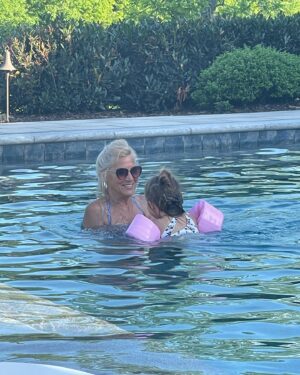 Matt Lanter Instagram - My kid has such a cool mom. 😜 ❤️

…and I have a pretty cool mom too 😁😁

Happy Mother’s Day!