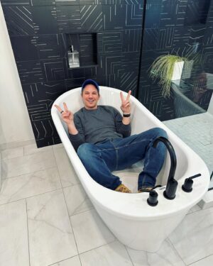 Matt Lanter Instagram - Testing tubs. #makebubblesnotwar