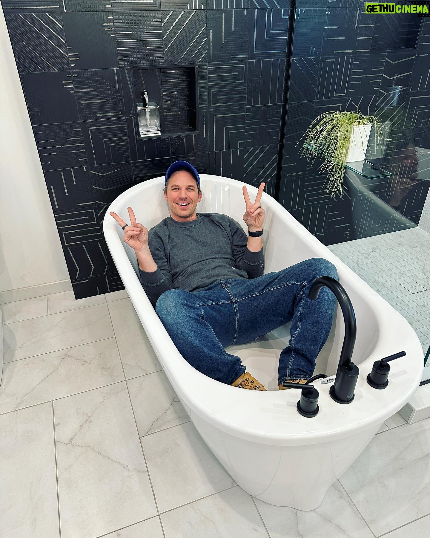 Matt Lanter - 7.7K Likes - Testing tubs. #makebubblesnotwar