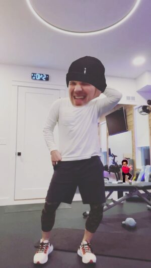 Matt Lanter Instagram - I take gym time and bad dancing VERY seriously.