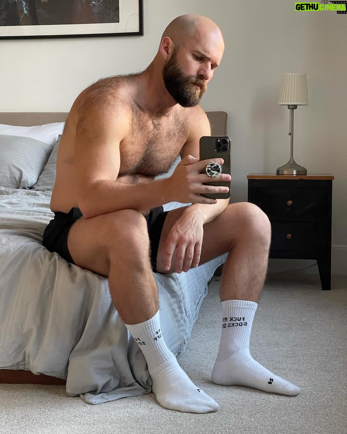 Matt Lister - 18.7K Likes - I made a bed just to ruin it by sitting on it and taking a pic. Also, I’m bored, can you tell?
Send help.