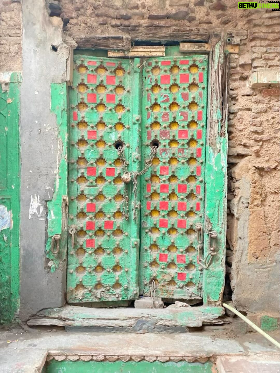 Matt Preston - 3.8K Likes - …I have almost as much of an obsession with the doorways and spices of old Delhi as food - especially kesuri methi! The music of @sukritikakar is gaining fast too! #moreadventuresinfood #luxuryescapes #comingsoon