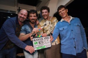 Matteo Martari Instagram - Iniziano le riprese di Maschi Veri, la storia comica di quattro uomini che devono ritrovare sé stessi in un mondo che faticano a capire. Maurizio Lastrico, Matteo Martari, Francesco Montanari e Pietro Sermonti, Maschi Veri arriverà prossimamente su Netflix.

📸 @lucia.iuorio