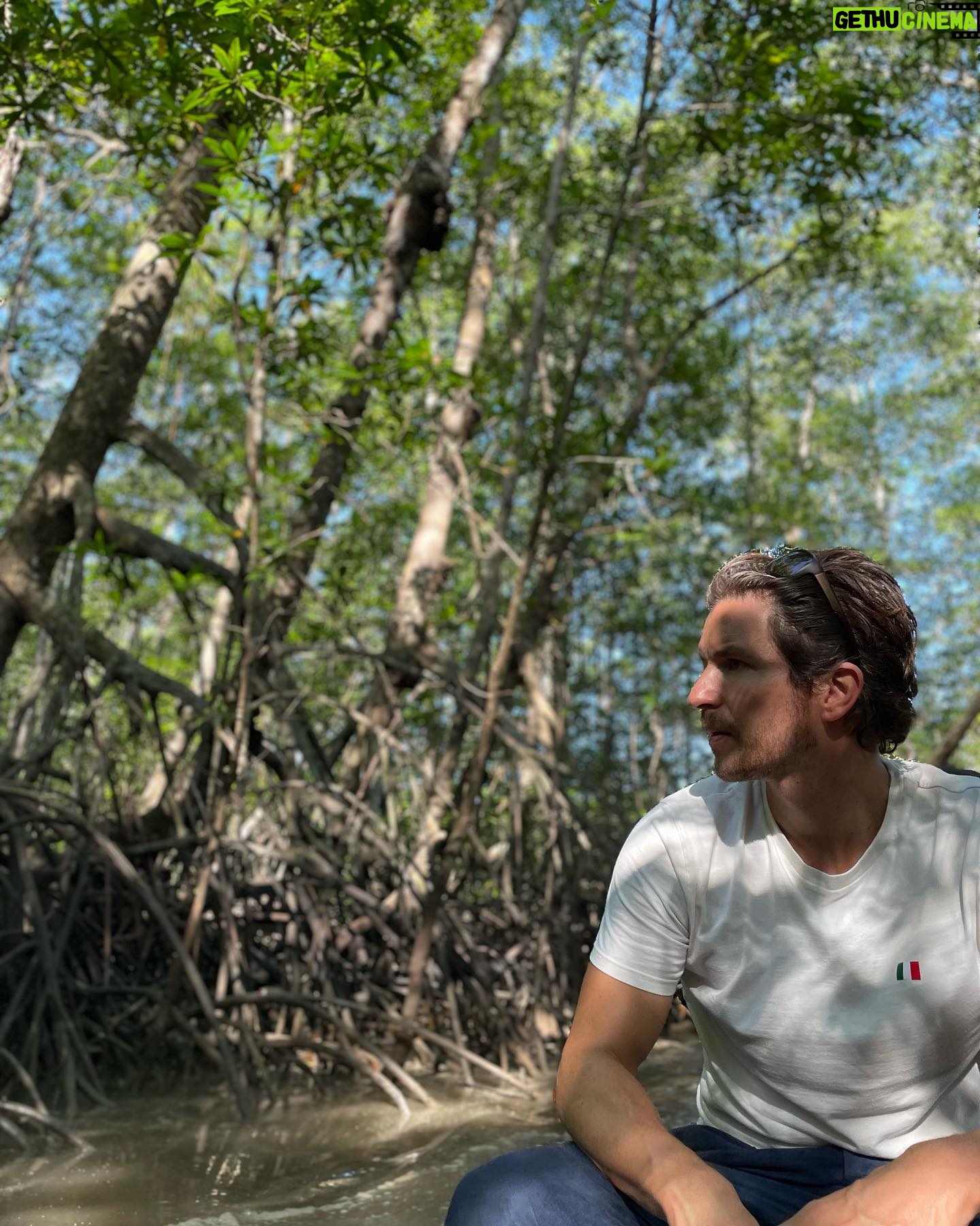 Matteo Simoni - 10.5K Likes - Met Sergio over de grens š #costarica