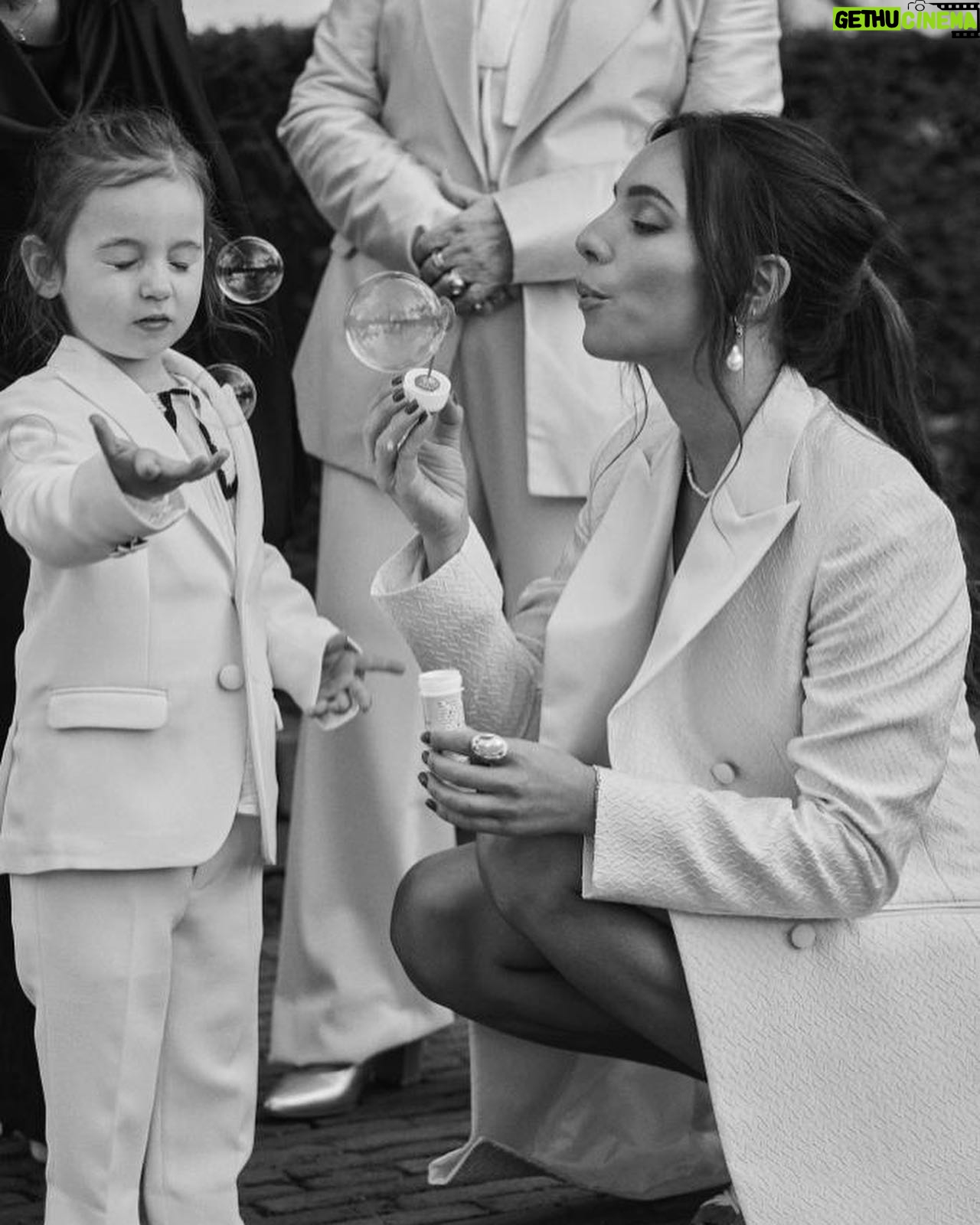 Matteo Simoni - 11.6K Likes - .
La bisnonna Giulia
La nonna Anna
Lāamore Loredana
La figlia Giulia
ā„ļø
@pursuit.femmes
#fourgenerationsofwomen