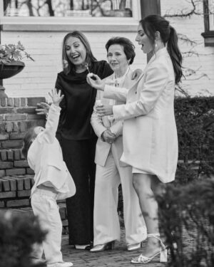 Matteo Simoni Instagram - .
La bisnonna Giulia
La nonna Anna
L’amore Loredana
La figlia Giulia 

♥️ 

@pursuit.femmes
#fourgenerationsofwomen