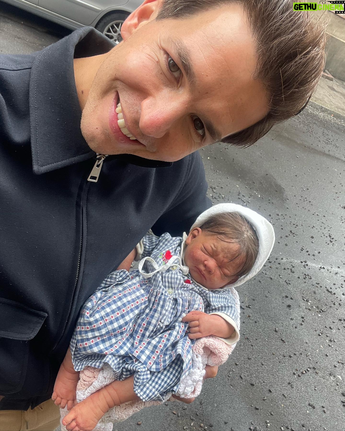 Matteo Simoni - 10.7K Likes - Lodeās avonturen š
-Lode met bril en āsmosā-snor.
-Lode met neus van De vinger.
-Lode met vlees aan oor.
-Lode met zijn vriend Wil in de regen.
-Lode met knielappen en helm.
-Lode waant zich een Beatle.
-Lode op de set van The sound of Music.
-Lode met fake-kind in Polen.
-Lodeās kapsel op de foto met Kevin de Bruyne.
-Lode NU IN DE CINEMA met zijn zus en beste vriend!
@wil_defilm š¹