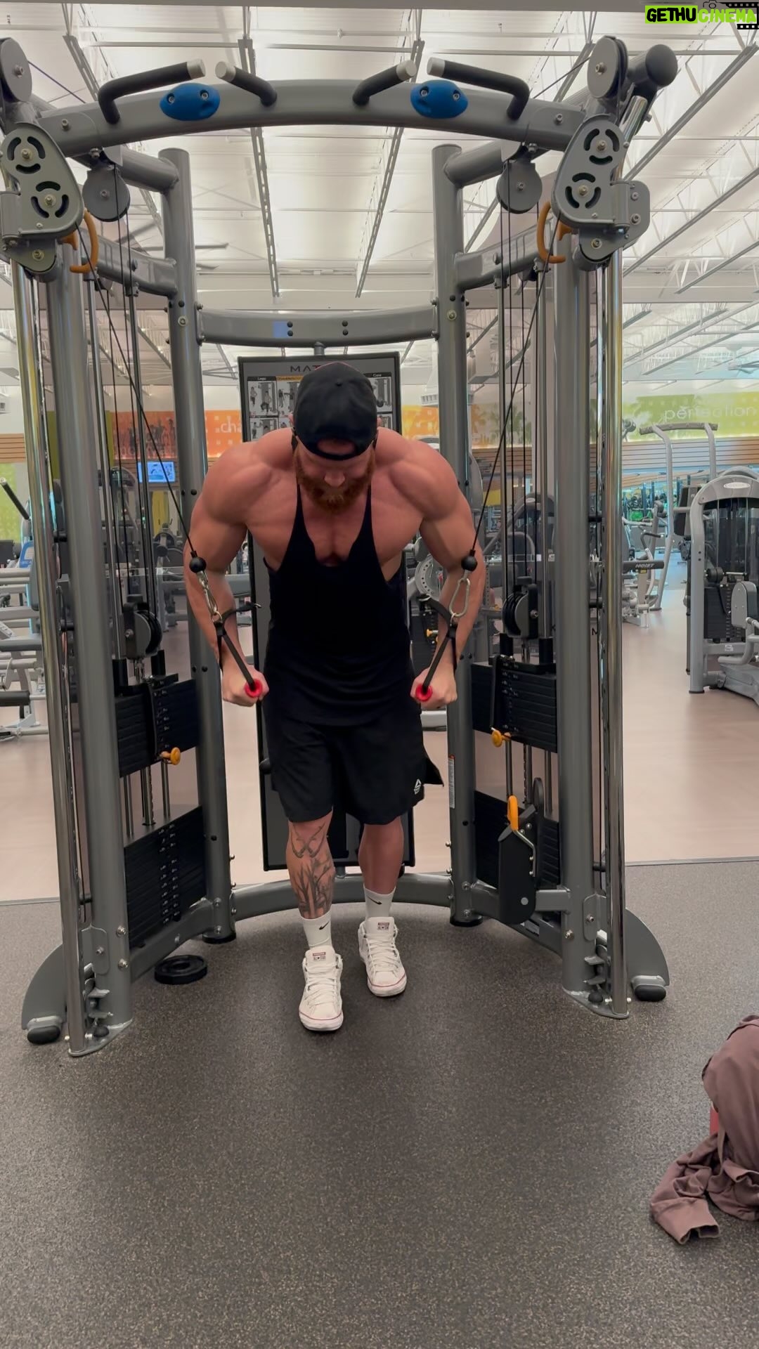Matthew Adams - 13.8K Likes - No filter! - All song!
🎥: @rhearipley_wwe
