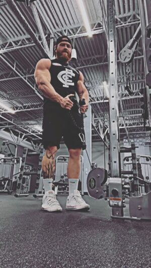 Matthew Adams Instagram - Today’s Celebratory @carlton_fc Arm-Blaster! I feel like I fill the jumper out pretty well! Let’s go boys!
