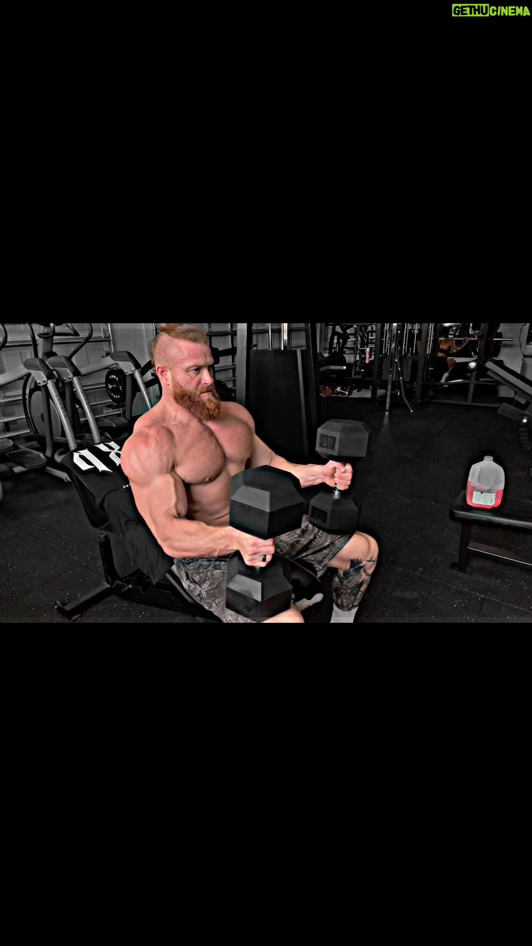 Matthew Adams - 15.7K Likes - Family workout. Light weights, High energy!