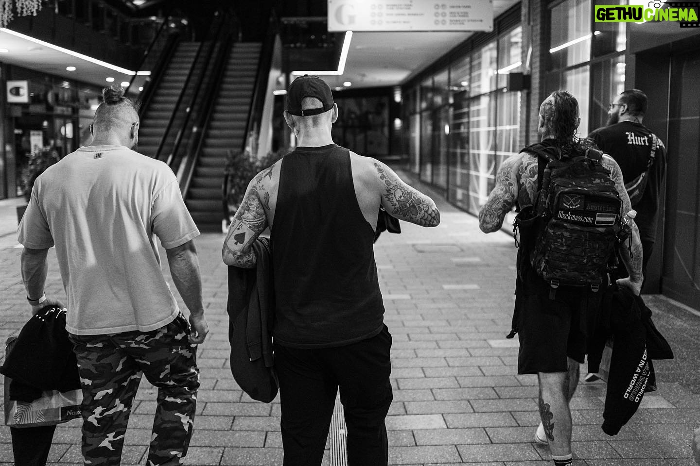Matthew Adams - 25.5K Likes - House of Punk! - Walking the streets of London!
@ryanloco 📸