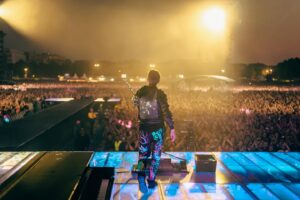 Matthew Bellamy Instagram - Just played to a massive ocean of people in The Hague, Netherlands, and it wasn’t a festival!  Amazing crowd, thank you