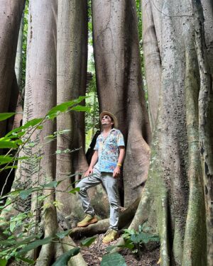 Matthew Bellamy Instagram - Searching for a Bird-Eating Spider in Langkawi rainforest🕷️