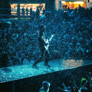 Matthew Bellamy Instagram - A wet and wonderful night in Glasgow! 🔥 🏴󠁧󠁢󠁳󠁣󠁴󠁿 🌧️