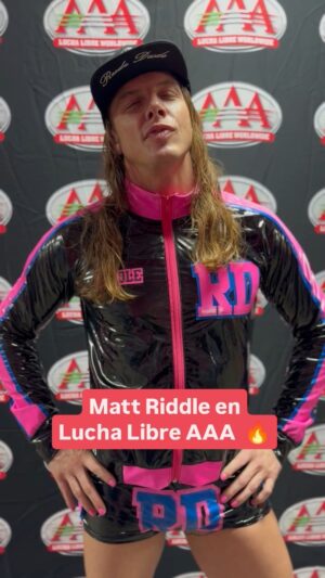 Matthew Frederick Riddle Instagram - @riddlebro está más que listo para su lucha hoy en el GRAN REGRESO de la gira #OrigenesAAA al Gimnasio Olímpico Juan de la Barrera. 😎🤙🏻

¡Nos vemos a las 8 PM, CDMX! 🔥