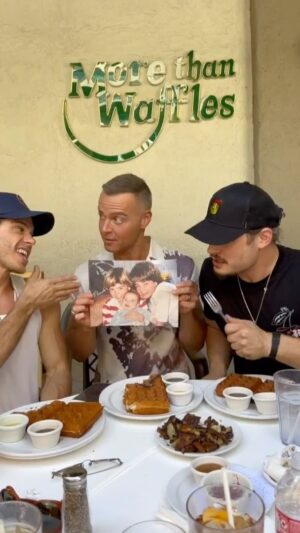 Matthew Lawrence Instagram - We’re having #waffles so why not 😂#jonasbrothers VS #lawrencebrothers #brunch