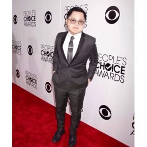 Matthew Moy Instagram - Me wearing a District Homme suit and some vintage Japanese glasses on the red carpet! @districthomme #districthomme #parisoptique #peopleschoice2014
