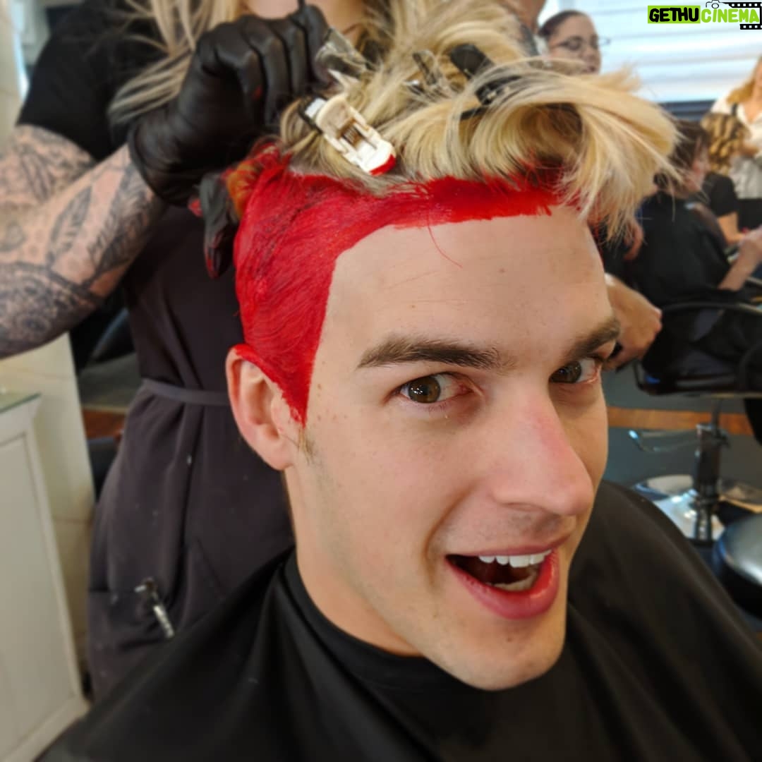 Matthew Patrick - 149.8K Likes - Along the way, it definitely looked like I murdered something on my head, but in the end you guys made a great choice on my new hairdo. As a reminder, my new red-and-green holiday dye job was the prize/punishment for reaching $150,000 in our charity livestream for @bbrfoundation. Thank you guys so much for donating-- tell me what you think!
#hairstyles #mentalhealth #redandgreen hair by -->> @meganjewells