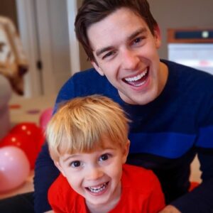 Matthew Patrick Instagram - Partners in crime 

(Story behind the photo: Notice the balloons in the back? I surprised Steph and Ollie with 250 balloons for Valentine's Day. We've been having balloon dance parties in our room practically every day since.)

#happiness #bestie #família #dadlife #teenybeanisbestbean