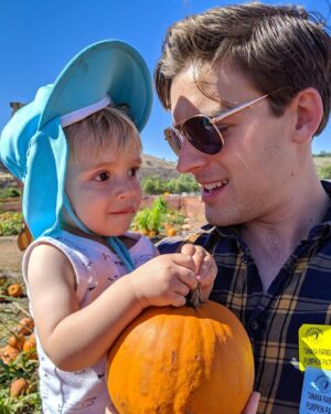 Matthew Patrick Instagram - Most of the pumpkins were as big as Ollie, but he managed to find a small one that he just likes to hold.
#babyboy #newdad #pumpkinpatch #pumpkin