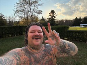 Matty Matheson Instagram - 10 YEARS AGO TODAY I PUT DOWN DRUGS AND ALCOHOL  I AM FILLED WITH LOVE AND ACCEPTANCE OF MYSELF AND AM ABLE TO LOVE TRULY! WITH SOME HARD WORK AND CONSISTENT WORK I AM HERE ITS NOT EASY THERE ARE MANY UP DAYS SAD DAYS DEATHS DAYS LIFES DAY LOVE DAYS HATE YOURSELF DAYS BUT WE STAY CLEAN WE STAY SOBER! WE ARE NOT ALONE YOU ARE NOT ALONE THERE ARE PEOPLE AND ROOMS THAT WILL LOVE YOU TILL YOU LOVE YOURSELF! I NEVER WOULD HAVE THOUGHT OR DREAMED OF THE LIFE I HAVE WITH TRISH AND MY CHILDREN THEY ARE MY EVERYTHING! I PRAY EVERYDAY THAT I DONT PICK UP AND CAN WORK TO PROVIDE FOR MY FAMILY! I LOVE YOU ALL AND PLEASE IF YALL CAN GIVE YOURSELF A LITTLE MOMENT AND LET YOURSELF GIVE YA SOME REAL LOVE AND TENDERNESS! HAVE A BEAUTIFUL DAY! ❤️‍🔥