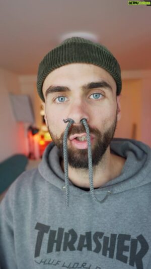 Matúš Okajček Instagram - Majte ráno viac energie💪🏻 Zlepšte svoju fyzickú kondíciu 🫵🏻 a pamäť pomocou jednoduchých bio hackov🔥. Aby ste sa mohli stať najlepšími verziami samých seba 😆🤟 #biohacking #biology #zdravie #healthylifestyle #motivation #spolupraca @snickers_czsk