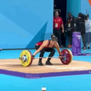 Maude Charron Instagram - Retour à l'international un an plus tard et quoi dire d'autre que WOW! 

5/6, records des jeux, médailles d'or.

Merci à l'organisation @birminghamcg22 et ses bénévoles d'avoir fait de ces jeux une des meilleures expériences que j'ai vécue.
Merci à @cwthsportcan de m'avoir offert l'honneur d'être co-porte drapeau pour la cérémonie d'ouverture.
Merci à l'équipe de @weightlifting_canada_haltero et @deanne_friesen d'avoir rendue l'expérience amicale pour tous et chacun et d'avoir ainsi permis à tous de performer et de se démarquer.
Merci à ma famille de s'être déplacée pour me voir.
Merci aux entraîneurs et @spencergarnold de m'avoir accompagné et de m'avoir aider à atteindre mes objectifs.
Et merci infiniment à mes commanditaires de me supporter dans mes folies sportives;
Structure GB
Villeneuve Volvo
Physiothérapie mouvement plus
Patrick Tremblay chiropractie 

Je quitte Birmingham la tête remplie de beaux souvenirs.