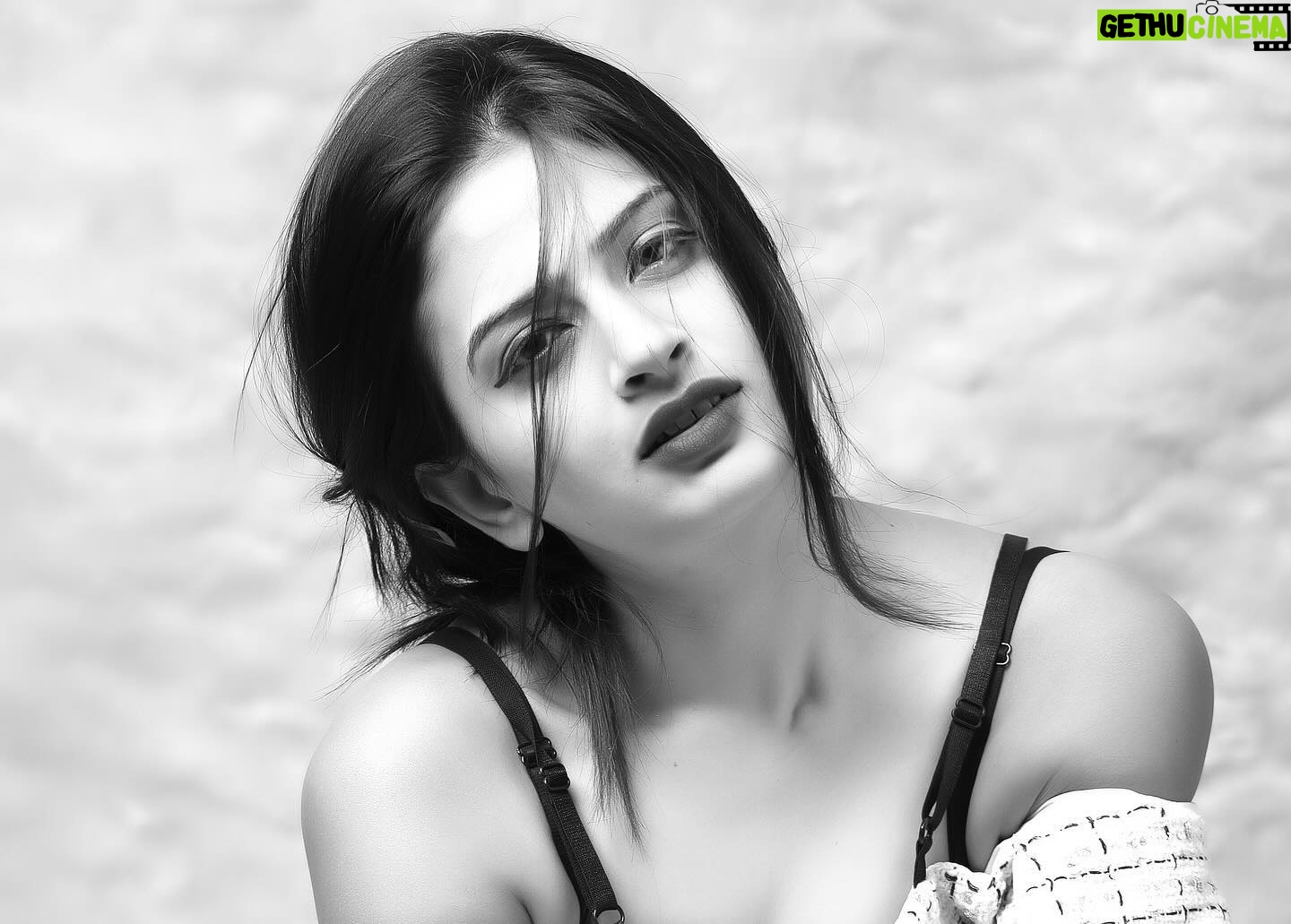 Maulika Patel - 611 Likes - “Embracing the timeless elegance of monochrome”
Finally posting this natural one ♥️
Elegantly captured by one & only : @manishlakhubha 📸
#click #captured #photography #modeling #natural #blackandwhite #monochrome #mentor #manishlakhubha #ilovemyblessedlife💕