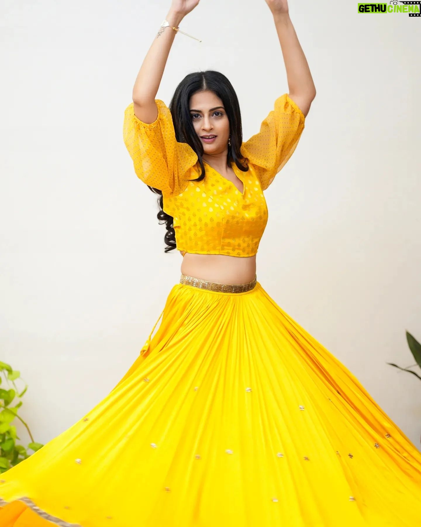 Maulika Patel - 629 Likes - Haldi Outfit 💛
New designs on your way dropping soon! 😊
.
.
.
Pictures by @lenslife_creation
In frame : @maulikapatel
#VED #Vrushtisethnicdesigns #ethnic #designer #outfits #haldi #ethnicwear #indian #fashion