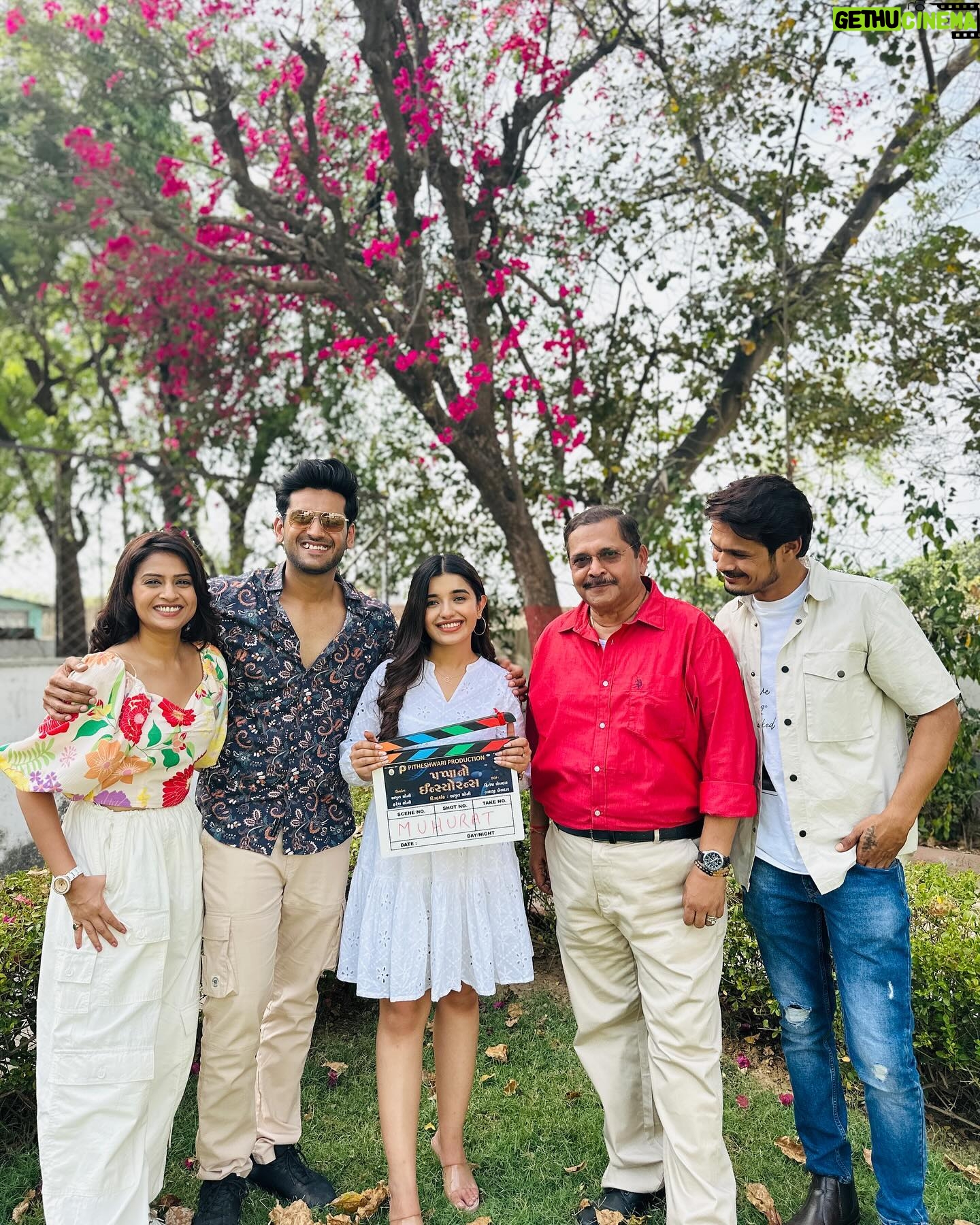 Maulika Patel - 575 Likes - New Film New Beginning 🎥♥️
ગણપતી બાપ્પા મોરયા 🙏🏻✨
#pappanoinsurance
#film #gujaratifilm #pappanoinsurance #blessings #grattitude #ilovemyblessedlife💕