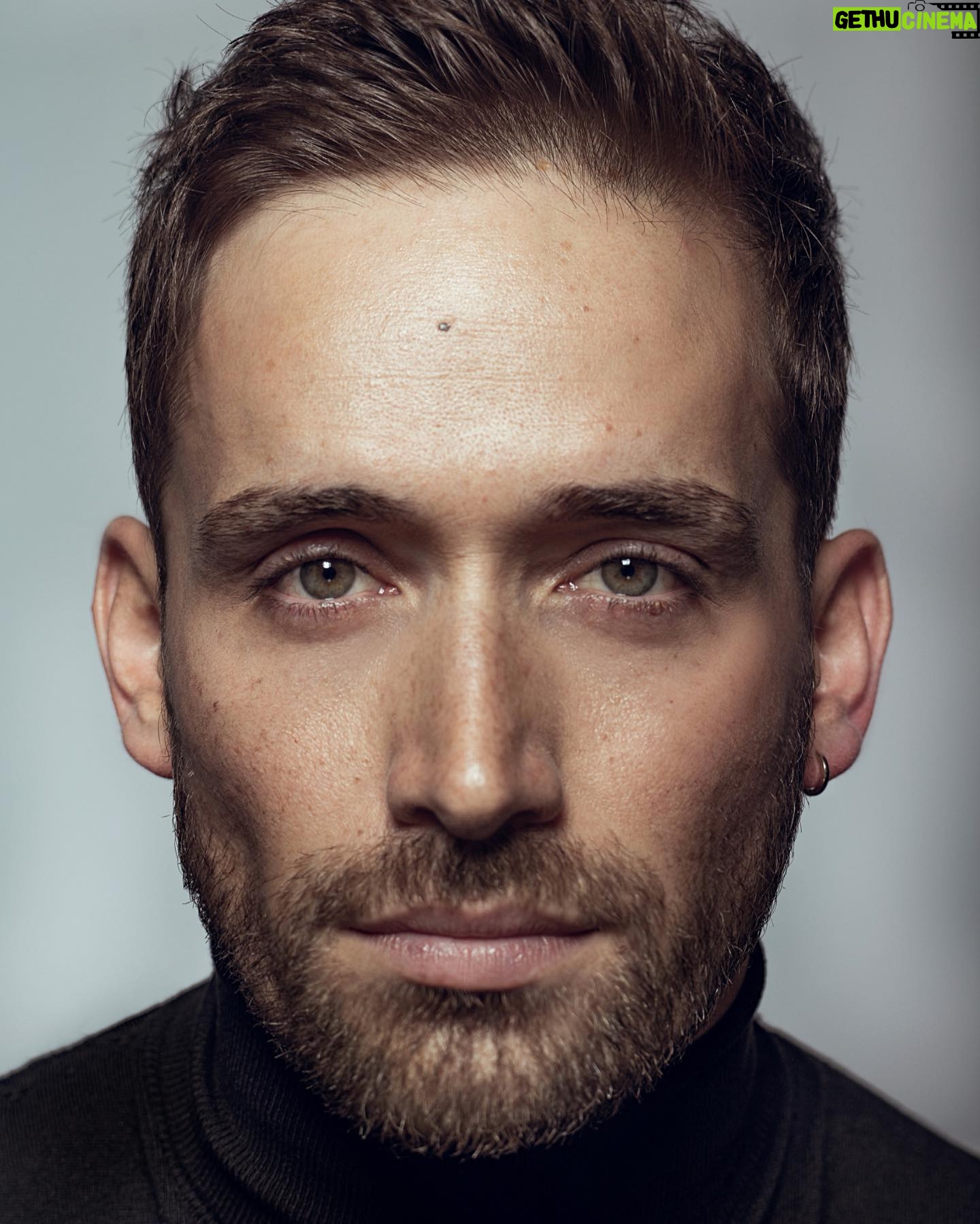 Mauricio Hénao - 22.1K Likes - 📷 🖤Just closer to you
#actor #headshots
by @mauriciovillahermosa