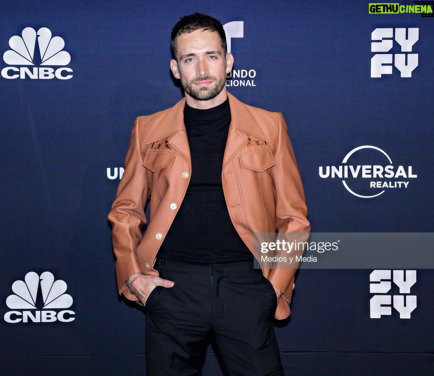 Mauricio Hénao - 19.6K Likes - Fun night #nbcuniversal Upfront 2023 … como dice la Chikybombom en el vídeo final no se desperdició nada 😂
Styled @mauleonalonso
@nbcuniversal @eonlinelatino @telemundointl