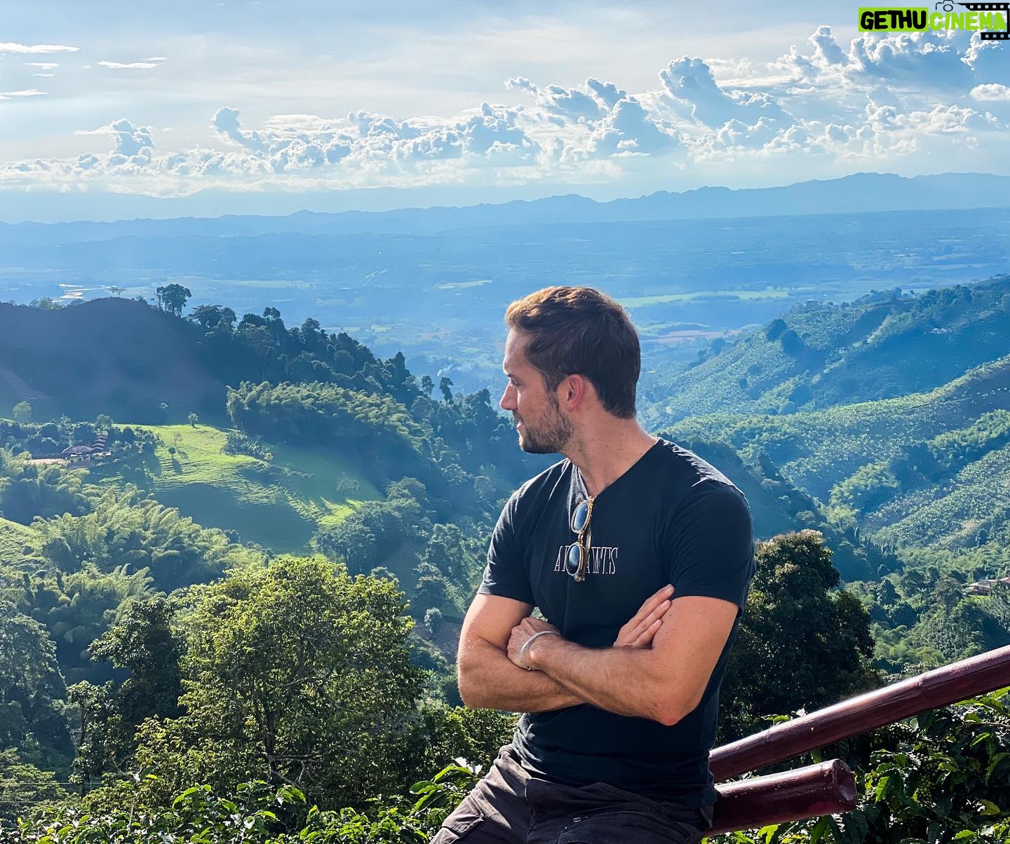 Mauricio Hénao - 29.6K Likes - Hoy me tome el mejor café con mi madre y en mi tierra Colombia 🌱🍃🌿 🇨🇴☕️