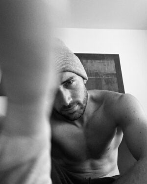 Mauricio Hénao Instagram - Hoy me doy el dia sin prisas..::: self love they call it ✨✨ 
Que tengan un gran  dia