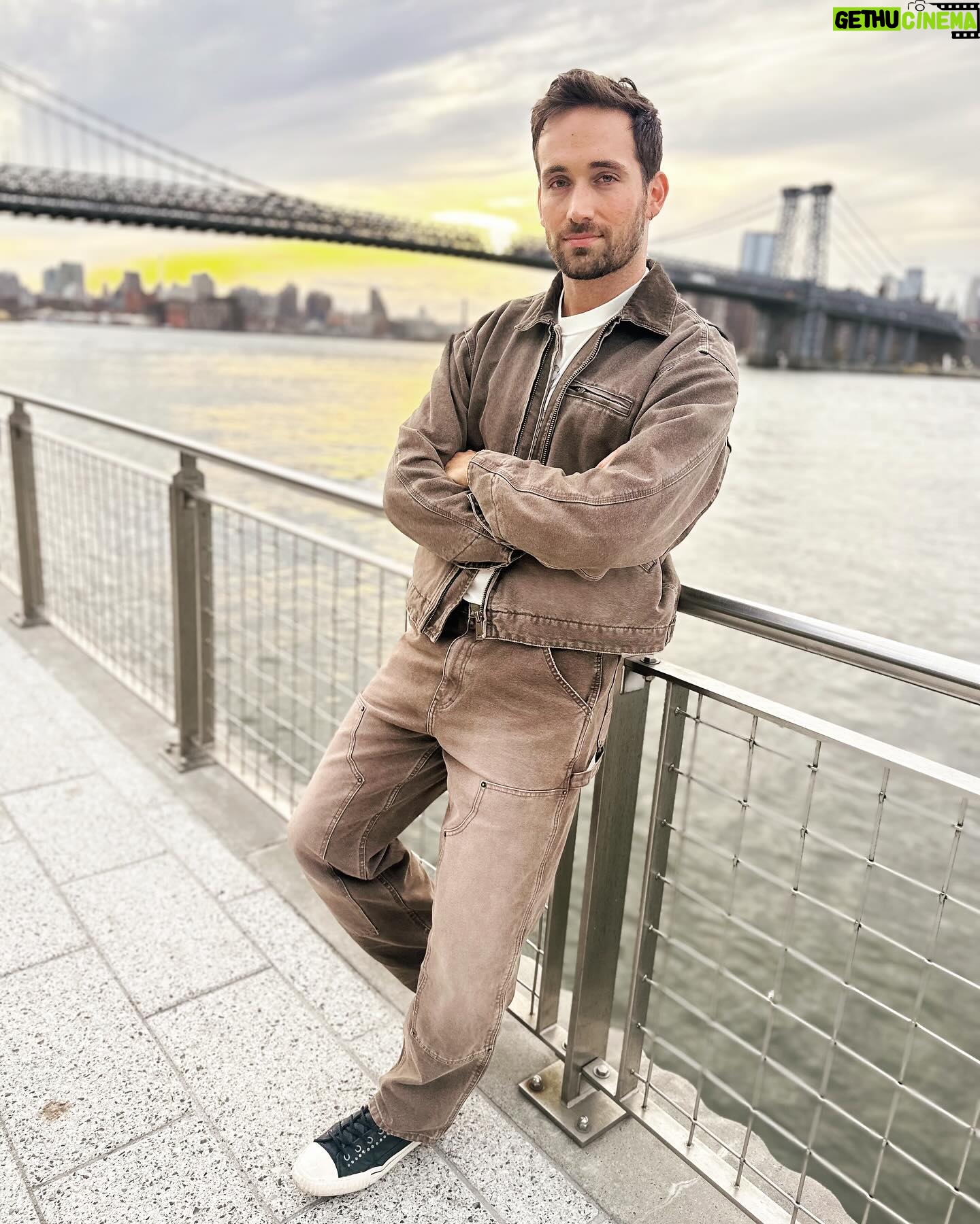 Mauricio Hénao - 24.1K Likes - NY weekend getaway, I love you crazy town! Sunsets and Pasta is all you need ❤️