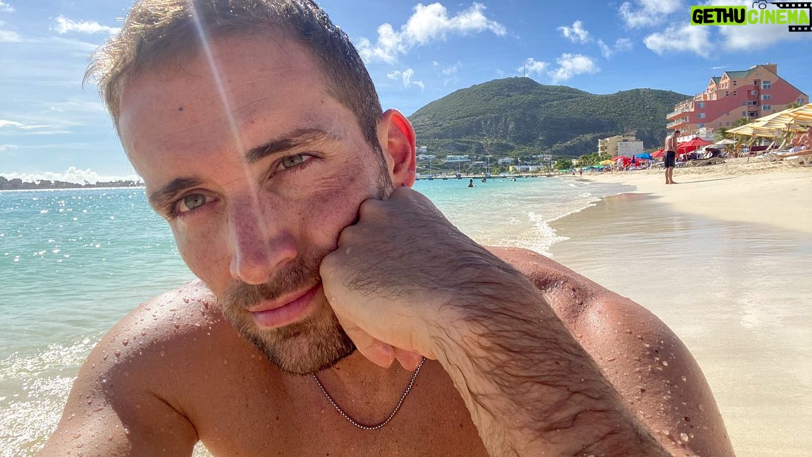 Mauricio Hénao - 21.4K Likes - Sunny St. Marteen 🏝