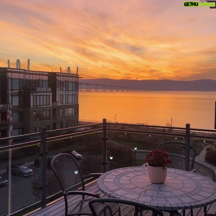 Mauricio Hénao - 24.1K Likes - NY weekend getaway, I love you crazy town! Sunsets and Pasta is all you need ❤️