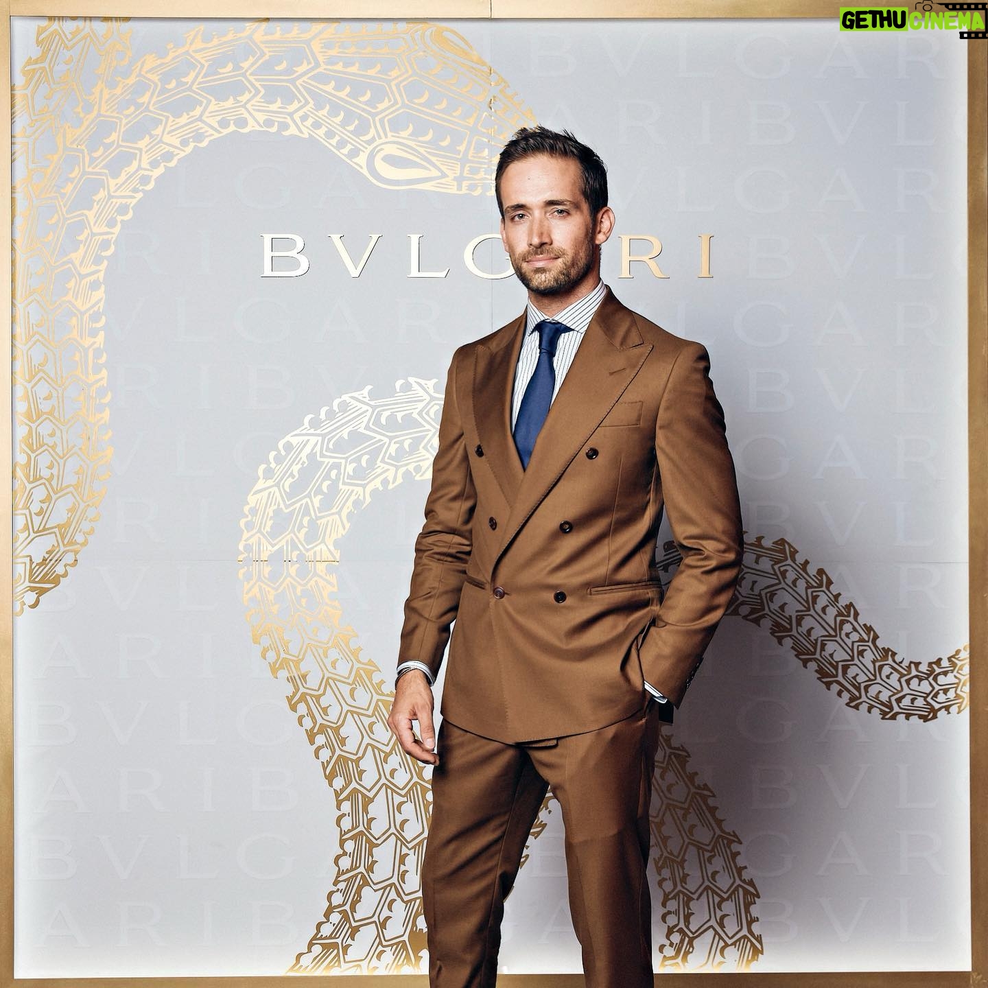 Mauricio Hénao - 16.1K Likes - What a pleasure @bulgari #bulgari #serpentiViper #EstoEsViper
Looking sharp @harrisandfrank