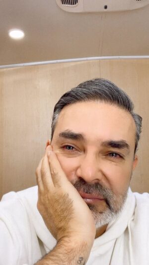 Mauricio Islas Instagram - Nunca te rindas #love #family #fun #funny