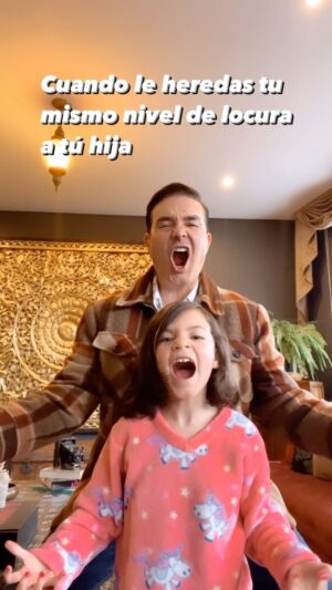 Mauricio Islas Instagram - El nivel de locura que tengas con tus hijos, es el nivel de conexión que tienes con ellos y eso te hace diferente de cada familia ¿cuál es el nivel de locura qué tú tienes con tus hijos? #fun #family #love #funny